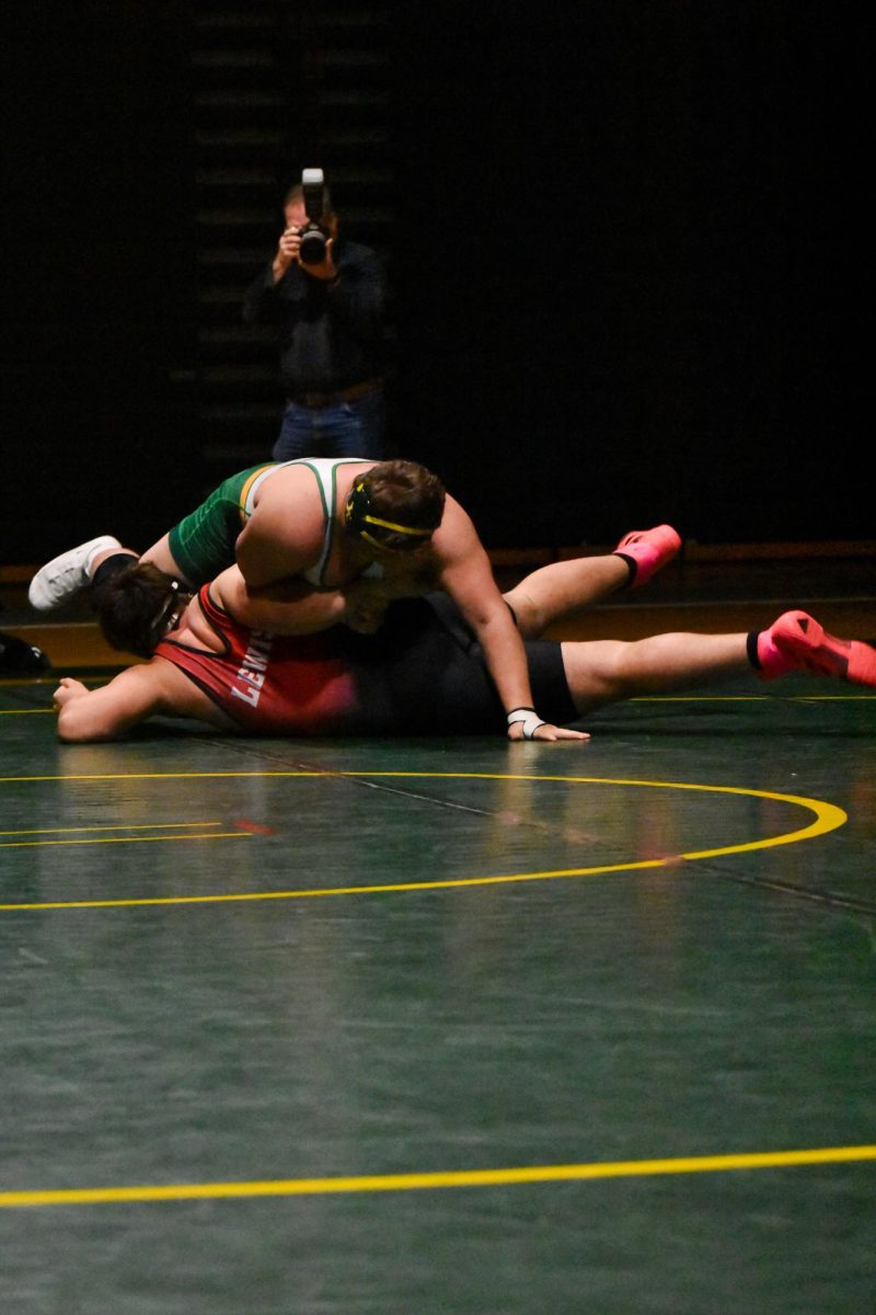 Carter Guillaume pins the opponent