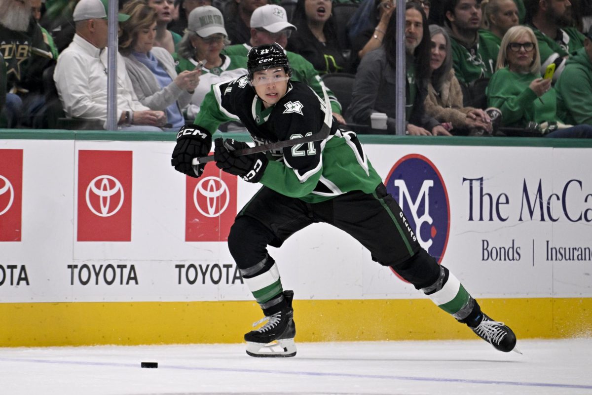 Feb 28, 2026; Dallas, Texas, USA; Dallas Stars left wing Jason Robertson (21) skates with puck during the overtime period against the Nashville Predators at the American Airlines Center. Mandatory Credit: Jerome Miron-Imagn Images